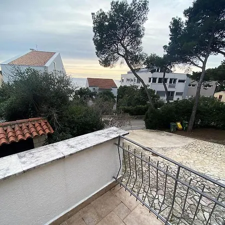 Balcony On The Beach Apartment *